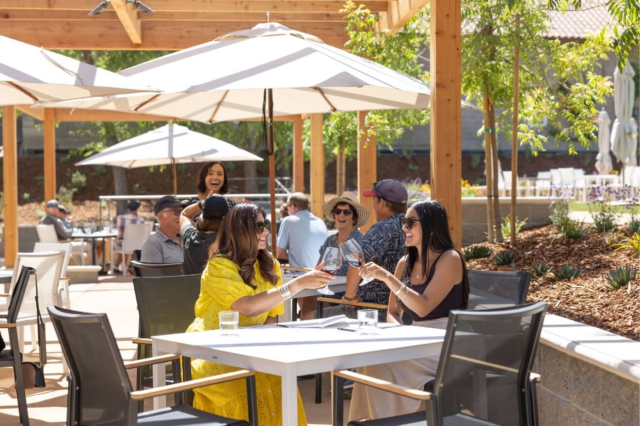 Etude-Plaza_Cheer_202408-1320x880 (1) wine tasting on Plaza outdoors at Etude Winery