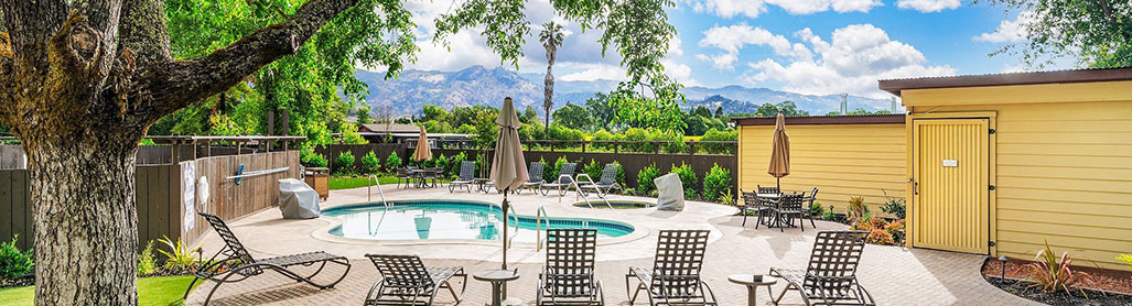 pool at Inn on the Pine