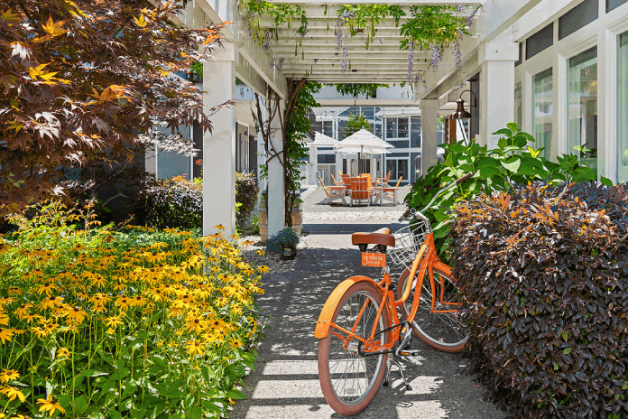 Up Valley Inn & Hot Springs